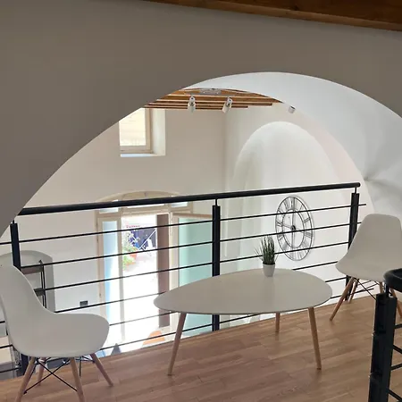 Ground Stone * 巴里