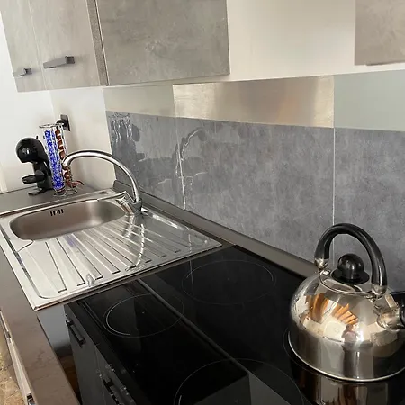 Ground Stone * בארי