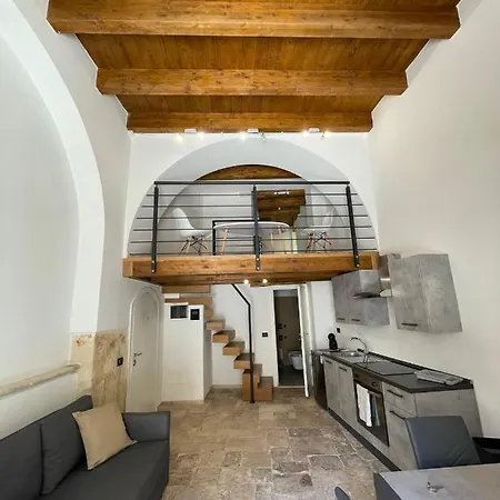Ground Stone Apartment Bari