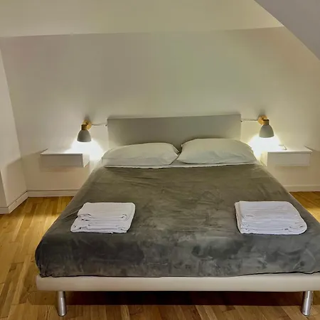 アパート Ground Stone バーリ