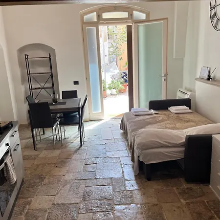 Ground Stone アパート *