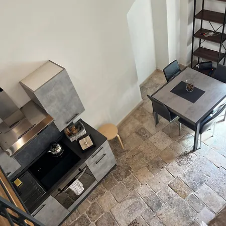 Ground Stone バーリ